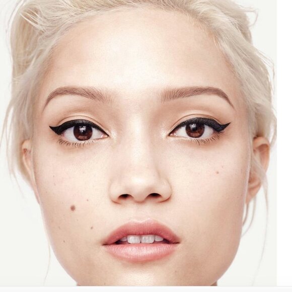 Clinique pretty easy liquid eyelining pen - Picture 5 of 5